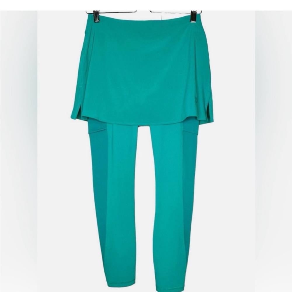 Lululemon 2 in 1 HR Tennis Skirt Tight 25” size 4 inMaldives green